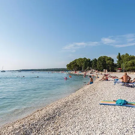 Gorgeous Home In Cabrunici With Wifi *