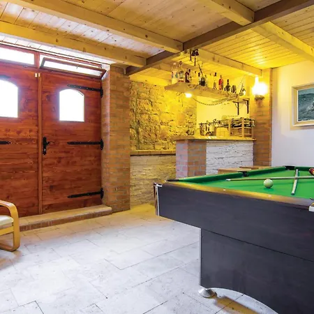 Gorgeous Home In Cabrunici With Wifi