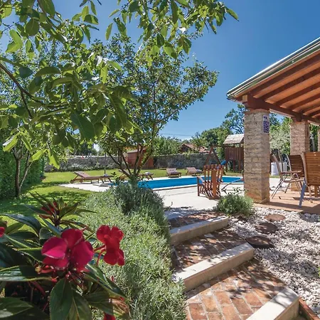 Gorgeous Home In Cabrunici With Wifi Holiday home Cabrunici