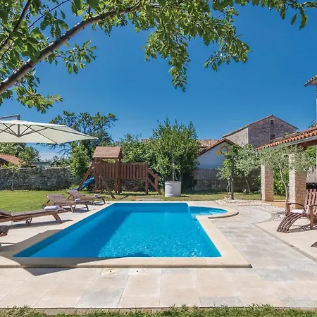 Gorgeous Home In Cabrunici With Wifi