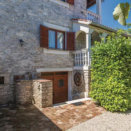 Gorgeous Home In Cabrunici With Wifi